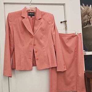 Sag harbor suit petite 8 beautiful pink color